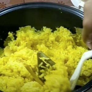Masak Nasi Kuning di Rice Cooker